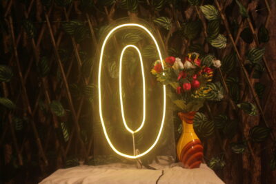 0 number in neon sign